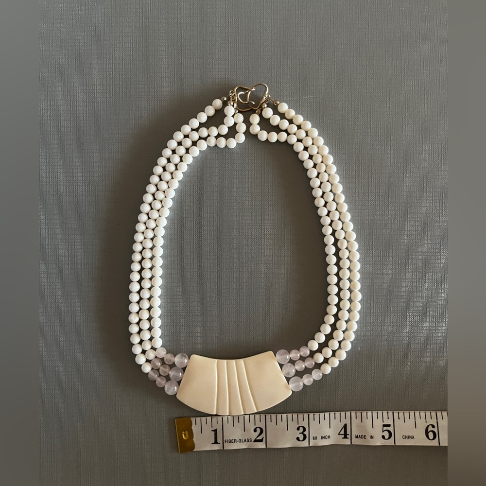 Vintage 50’s possibly antique, three-strand carved cream bead necklace 18” - Picture 4 of 5